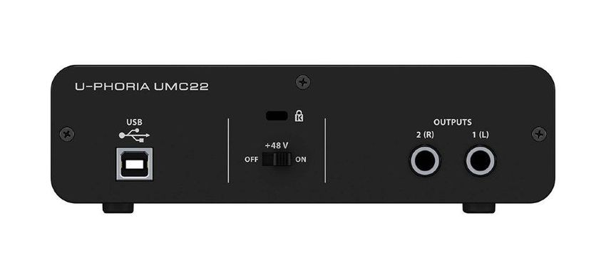 USB аудиоинтерфейс Behringer UMC22